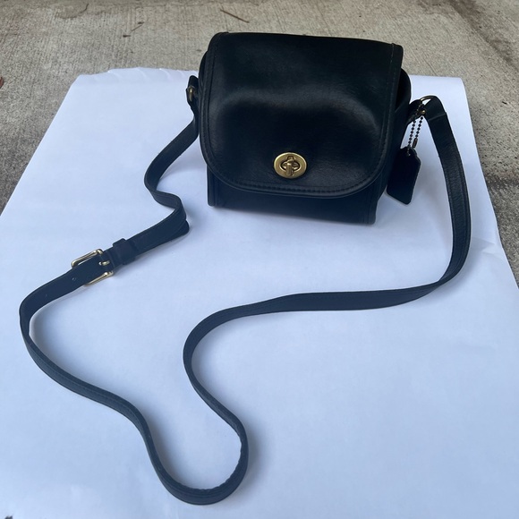 Vintage Coach Emmie Flap leather Bag - Picture 2 of 11